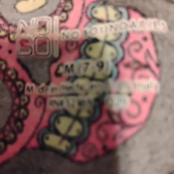No Boundaries Pink and Gray Skull Print Top - Picture 2 of 4